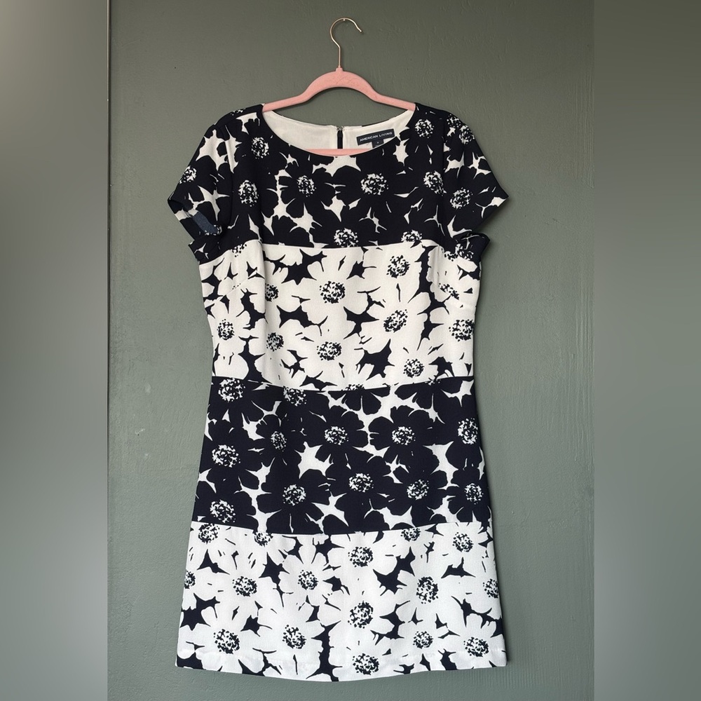 Flattering!! Navy and White Graphic Dress. Size 16.